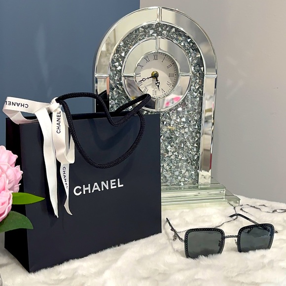 CHANEL 🖤
Interlocking CC Logo Square Sunglasses 🕶️ - Picture 4 of 12